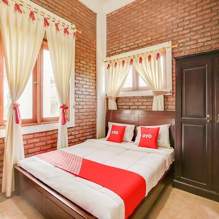 Oyo 3896 Villa Pesona Wisata Puncak チアンジュール エクステリア 写真