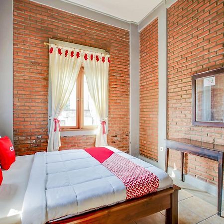 Oyo 3896 Villa Pesona Wisata Puncak チアンジュール エクステリア 写真