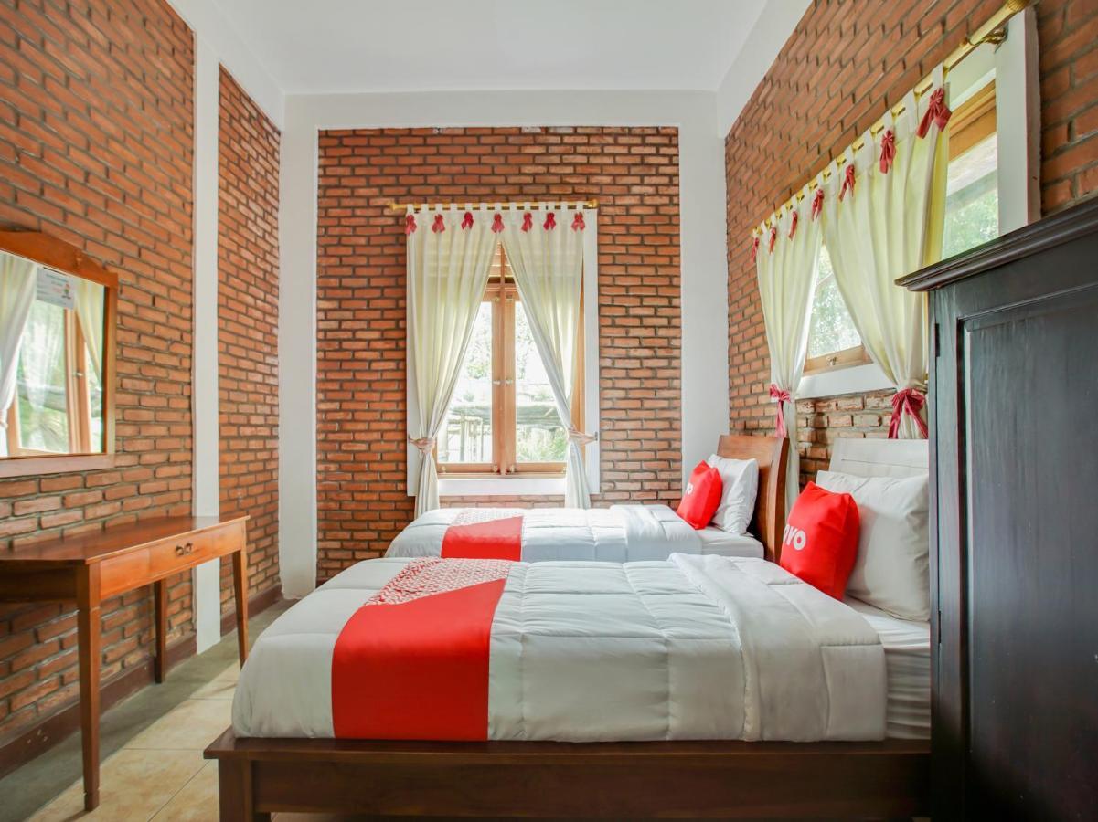 Oyo 3896 Villa Pesona Wisata Puncak チアンジュール エクステリア 写真