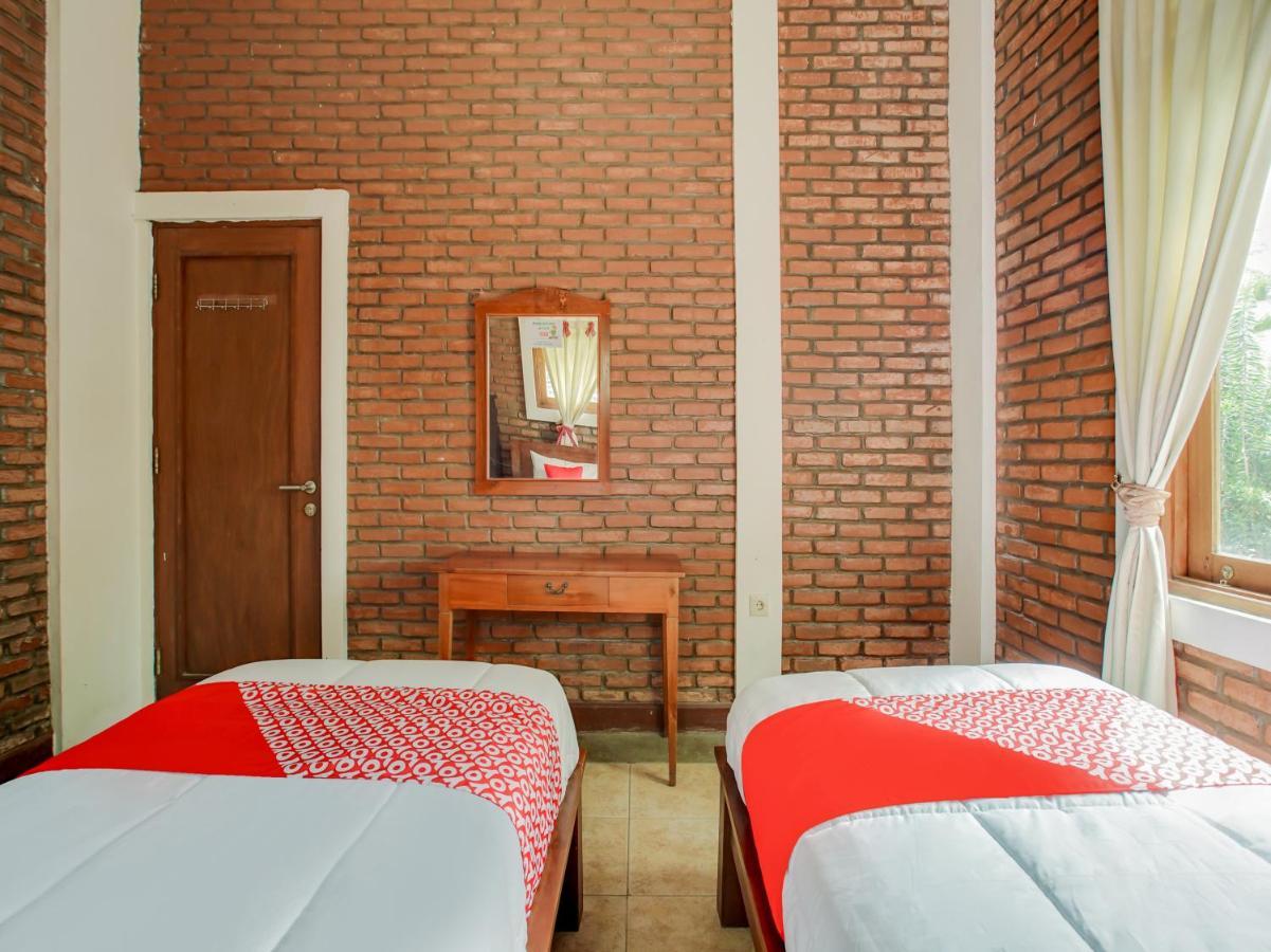 Oyo 3896 Villa Pesona Wisata Puncak チアンジュール エクステリア 写真