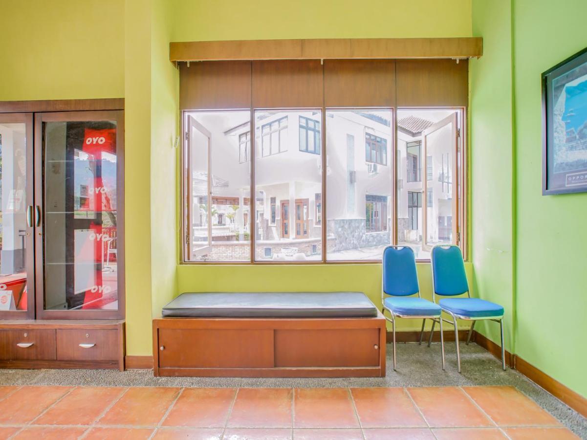 Oyo 3896 Villa Pesona Wisata Puncak チアンジュール エクステリア 写真