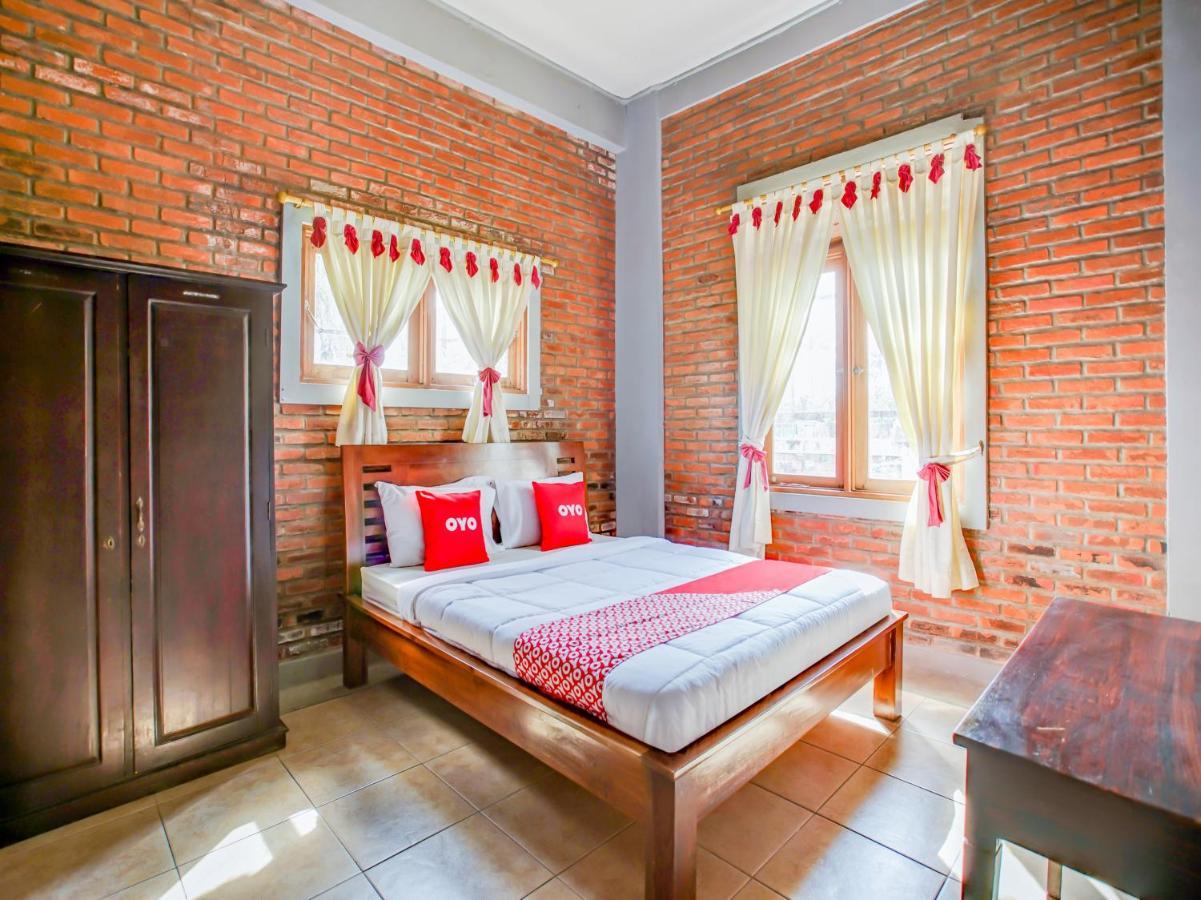 Oyo 3896 Villa Pesona Wisata Puncak チアンジュール エクステリア 写真