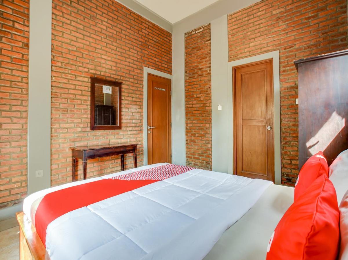 Oyo 3896 Villa Pesona Wisata Puncak チアンジュール エクステリア 写真
